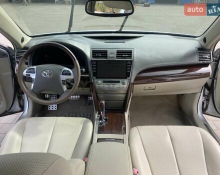 Серый Тойота Камри, объемом двигателя 3.5 л и пробегом 379 тыс. км за 10200 $, фото 24 на Automoto.ua