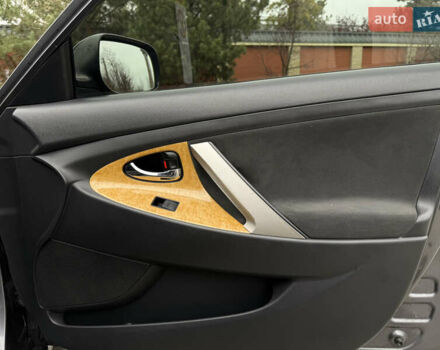 Серый Тойота Камри, объемом двигателя 2.4 л и пробегом 262 тыс. км за 6999 $, фото 17 на Automoto.ua