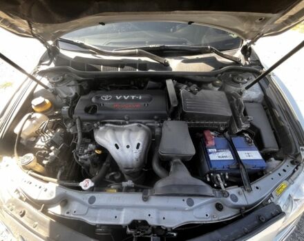 Серый Тойота Камри, объемом двигателя 2.4 л и пробегом 281 тыс. км за 10000 $, фото 7 на Automoto.ua