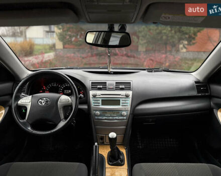 Серый Тойота Камри, объемом двигателя 2.4 л и пробегом 262 тыс. км за 6999 $, фото 24 на Automoto.ua