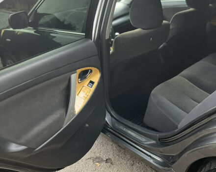 Серый Тойота Камри, объемом двигателя 2.4 л и пробегом 220 тыс. км за 8700 $, фото 43 на Automoto.ua