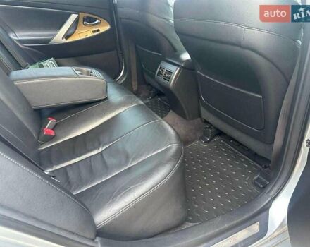 Сірий Тойота Камрі, об'ємом двигуна 2.4 л та пробігом 165 тис. км за 9999 $, фото 19 на Automoto.ua
