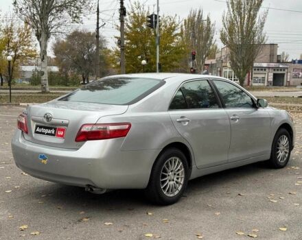 Серый Тойота Камри, объемом двигателя 2.4 л и пробегом 225 тыс. км за 7490 $, фото 4 на Automoto.ua