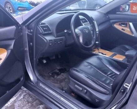 Серый Тойота Камри, объемом двигателя 2.36 л и пробегом 305 тыс. км за 7800 $, фото 17 на Automoto.ua