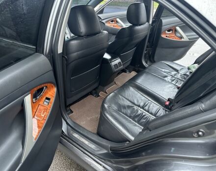 Серый Тойота Камри, объемом двигателя 3.5 л и пробегом 260 тыс. км за 8000 $, фото 6 на Automoto.ua