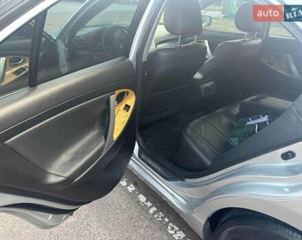 Сірий Тойота Камрі, об'ємом двигуна 2.4 л та пробігом 165 тис. км за 9999 $, фото 13 на Automoto.ua