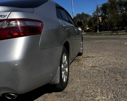 Серый Тойота Камри, объемом двигателя 2.4 л и пробегом 281 тыс. км за 10000 $, фото 3 на Automoto.ua