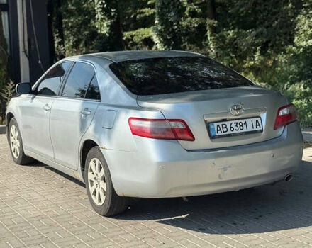 Сірий Тойота Камрі, об'ємом двигуна 2.4 л та пробігом 301 тис. км за 5500 $, фото 3 на Automoto.ua
