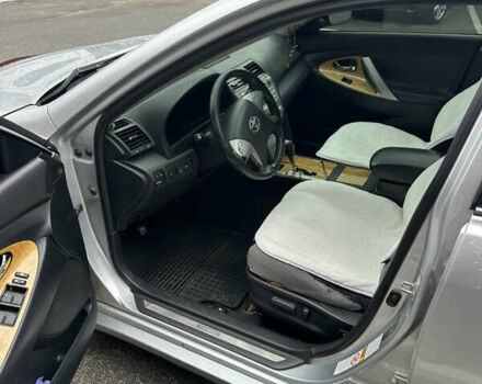 Серый Тойота Камри, объемом двигателя 2.4 л и пробегом 300 тыс. км за 7000 $, фото 4 на Automoto.ua