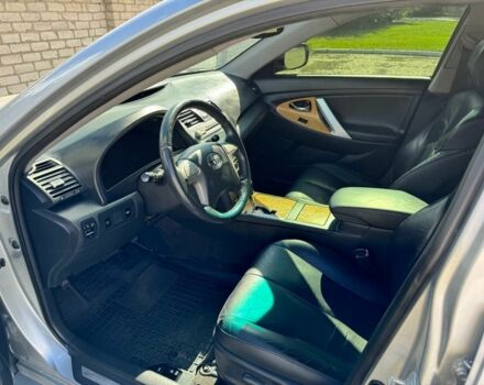 Серый Тойота Камри, объемом двигателя 2.4 л и пробегом 294 тыс. км за 8500 $, фото 17 на Automoto.ua