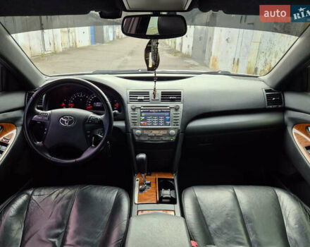 Серый Тойота Камри, объемом двигателя 3.46 л и пробегом 305 тыс. км за 8500 $, фото 18 на Automoto.ua
