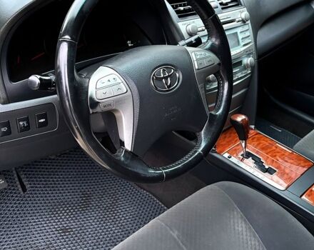 Серый Тойота Камри, объемом двигателя 2.4 л и пробегом 240 тыс. км за 7700 $, фото 8 на Automoto.ua