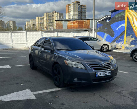 Тойота Камри 2007 в Киеве на Automoto.ua Серый Тойота Камри, объемом двигателя 3.5 л и пробегом 325 тыс. км за 6999 $, фото 1 на Automoto.ua