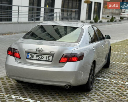 Серый Тойота Камри, объемом двигателя 2.36 л и пробегом 298 тыс. км за 6500 $, фото 7 на Automoto.ua