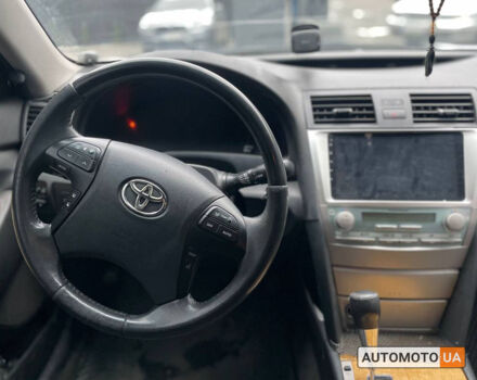 Серый Тойота Камри, объемом двигателя 2.4 л и пробегом 315 тыс. км за 8300 $, фото 11 на Automoto.ua