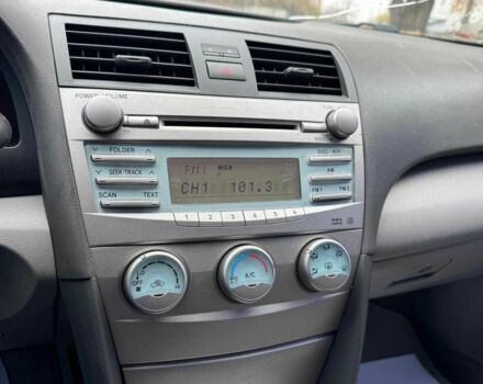 Серый Тойота Камри, объемом двигателя 2.4 л и пробегом 225 тыс. км за 7490 $, фото 23 на Automoto.ua