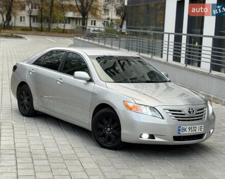 Серый Тойота Камри, объемом двигателя 2.36 л и пробегом 298 тыс. км за 6500 $, фото 9 на Automoto.ua