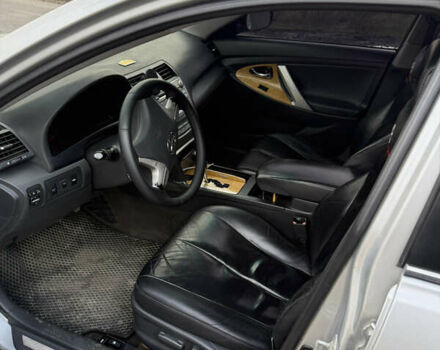 Серый Тойота Камри, объемом двигателя 2.4 л и пробегом 311 тыс. км за 7700 $, фото 10 на Automoto.ua