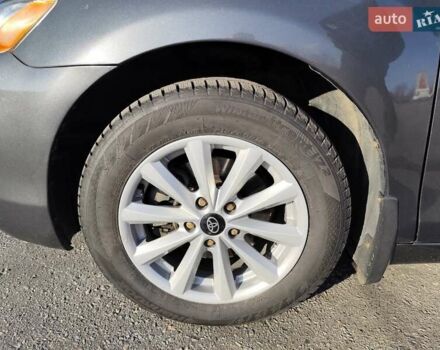 Серый Тойота Камри, объемом двигателя 2.36 л и пробегом 240 тыс. км за 9200 $, фото 12 на Automoto.ua