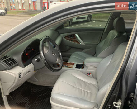 Серый Тойота Камри, объемом двигателя 3.5 л и пробегом 290 тыс. км за 9000 $, фото 16 на Automoto.ua