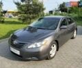 Сірий Тойота Камрі, об'ємом двигуна 2.4 л та пробігом 260 тис. км за 8500 $, фото 3 на Automoto.ua