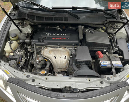 Серый Тойота Камри, объемом двигателя 2.36 л и пробегом 370 тыс. км за 6999 $, фото 6 на Automoto.ua