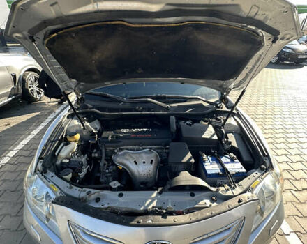 Сірий Тойота Камрі, об'ємом двигуна 2.36 л та пробігом 362 тис. км за 6800 $, фото 14 на Automoto.ua