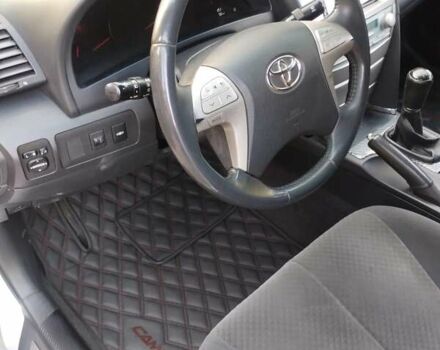 Серый Тойота Камри, объемом двигателя 2.4 л и пробегом 230 тыс. км за 8500 $, фото 57 на Automoto.ua