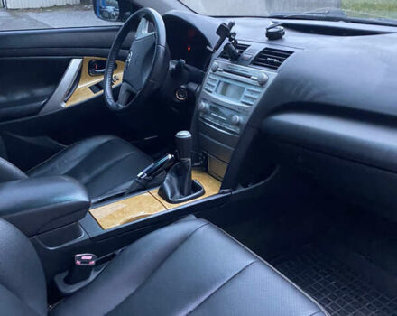 Серый Тойота Камри, объемом двигателя 2.4 л и пробегом 240 тыс. км за 7600 $, фото 9 на Automoto.ua