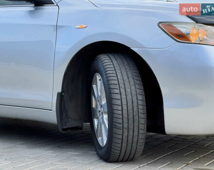 Серый Тойота Камри, объемом двигателя 2.36 л и пробегом 221 тыс. км за 7999 $, фото 28 на Automoto.ua