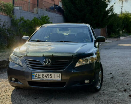 Сірий Тойота Камрі, об'ємом двигуна 2.4 л та пробігом 422 тис. км за 8000 $, фото 1 на Automoto.ua