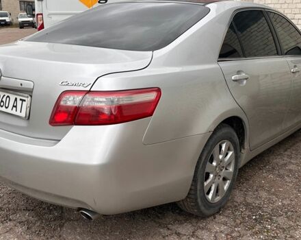 Серый Тойота Камри, объемом двигателя 2.4 л и пробегом 200 тыс. км за 7000 $, фото 2 на Automoto.ua