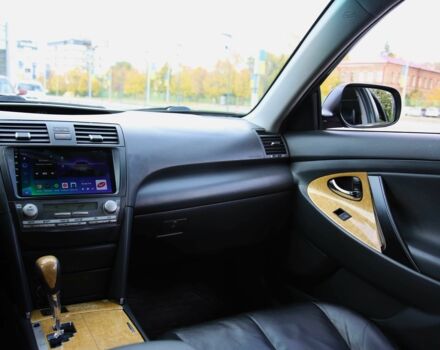 Сірий Тойота Камрі, об'ємом двигуна 3.5 л та пробігом 231 тис. км за 10000 $, фото 13 на Automoto.ua