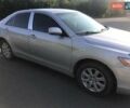 Сірий Тойота Камрі, об'ємом двигуна 2.4 л та пробігом 321 тис. км за 5600 $, фото 1 на Automoto.ua