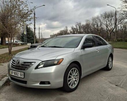 Серый Тойота Камри, объемом двигателя 2.4 л и пробегом 215 тыс. км за 6900 $, фото 1 на Automoto.ua