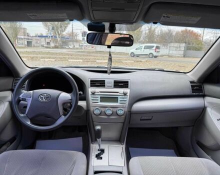 Серый Тойота Камри, объемом двигателя 2.4 л и пробегом 225 тыс. км за 7490 $, фото 16 на Automoto.ua