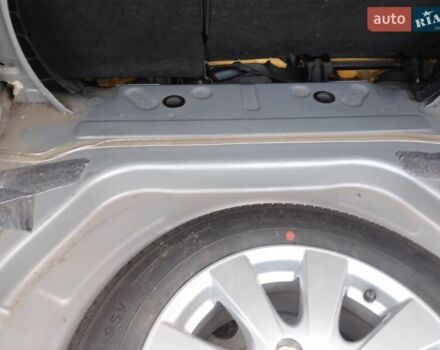 Серый Тойота Камри, объемом двигателя 2.4 л и пробегом 230 тыс. км за 8500 $, фото 67 на Automoto.ua