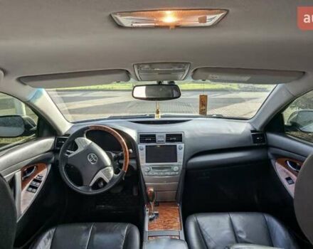 Серый Тойота Камри, объемом двигателя 3.5 л и пробегом 243 тыс. км за 8700 $, фото 6 на Automoto.ua