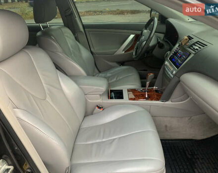 Серый Тойота Камри, объемом двигателя 3.5 л и пробегом 290 тыс. км за 9000 $, фото 24 на Automoto.ua