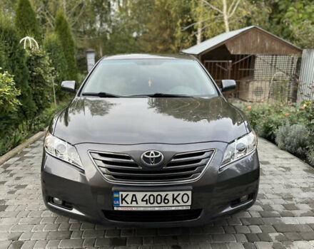 Серый Тойота Камри, объемом двигателя 2.4 л и пробегом 220 тыс. км за 8700 $, фото 7 на Automoto.ua