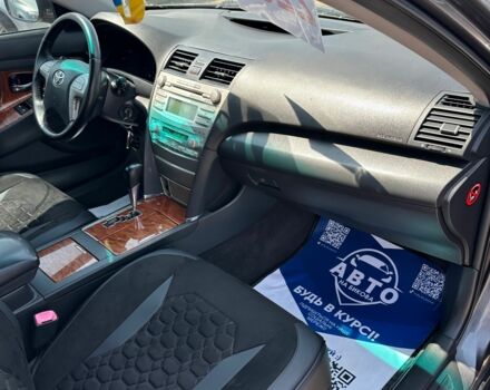 Сірий Тойота Камрі, об'ємом двигуна 2.4 л та пробігом 273 тис. км за 8500 $, фото 10 на Automoto.ua