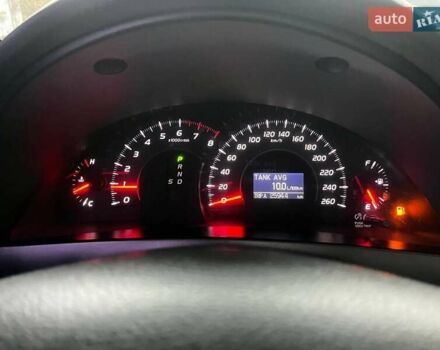 Серый Тойота Камри, объемом двигателя 3.5 л и пробегом 299 тыс. км за 8400 $, фото 21 на Automoto.ua