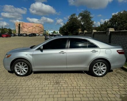 Серый Тойота Камри, объемом двигателя 2.4 л и пробегом 294 тыс. км за 8500 $, фото 3 на Automoto.ua