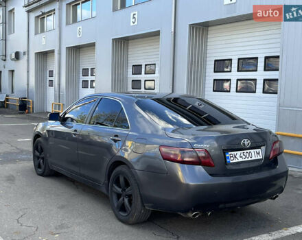 Тойота Камри 2007 в Киеве на Automoto.ua Серый Тойота Камри, объемом двигателя 3.5 л и пробегом 325 тыс. км за 6999 $, фото 3 на Automoto.ua