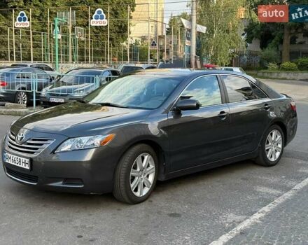 Сірий Тойота Камрі, об'ємом двигуна 2.4 л та пробігом 372 тис. км за 8200 $, фото 2 на Automoto.ua