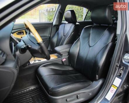 Серый Тойота Камри, объемом двигателя 3.5 л и пробегом 231 тыс. км за 10000 $, фото 6 на Automoto.ua