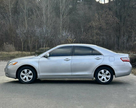 Сірий Тойота Камрі, об'ємом двигуна 2.4 л та пробігом 191 тис. км за 8300 $, фото 4 на Automoto.ua