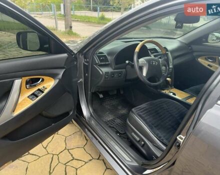 Сірий Тойота Камрі, об'ємом двигуна 3.5 л та пробігом 211 тис. км за 9800 $, фото 7 на Automoto.ua