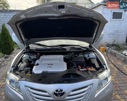 Серый Тойота Камри, объемом двигателя 3.46 л и пробегом 289 тыс. км за 9300 $, фото 13 на Automoto.ua