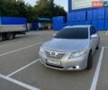 Серый Тойота Камри, объемом двигателя 3.5 л и пробегом 300 тыс. км за 8700 $, фото 1 на Automoto.ua